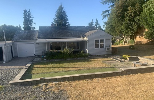 Everett House | Beautiful, quiet and secured two bedroom house