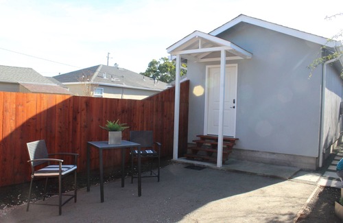 Redwood City Apartment | Beautiful quiet studio in the heart of Silicon Valley