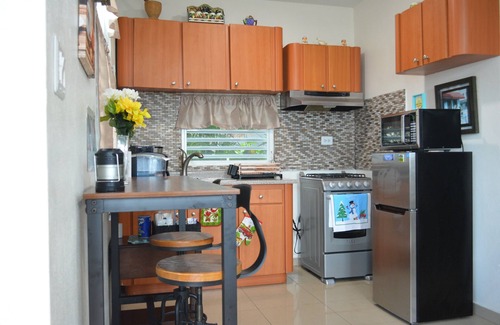 Barranquitas House | Beautiful & Relaxing Cottage House-2br/1.5 bath- with great mountain views.