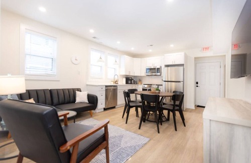 Cape May - Wildwood Apartment | Beautiful remodeled 3 bdr condo 200 ft from beach