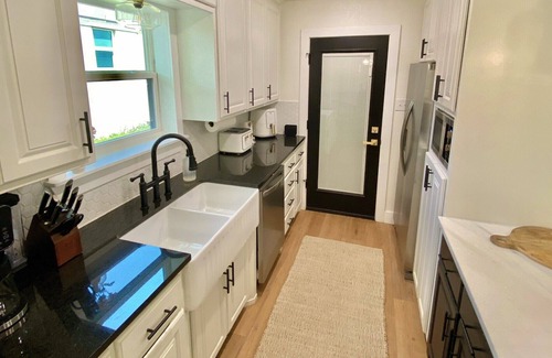 Burleson House | BEAUTIFUL REMODELED WITH HIGH END FURNISHINGS 3 BR/2B HOME IN BURLESON TX!
