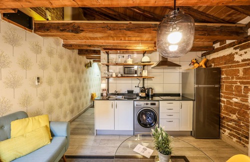 Malasana Apartment | Beautiful Renovated Loft in the center 012