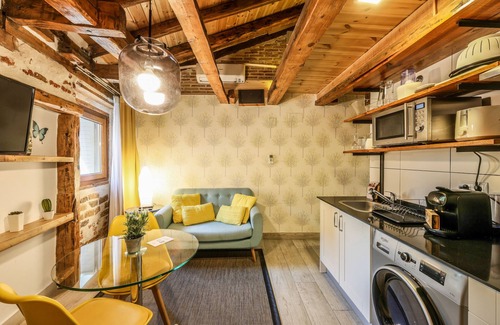 Malasana Apartment | Beautiful Renovated Loft in the center 012