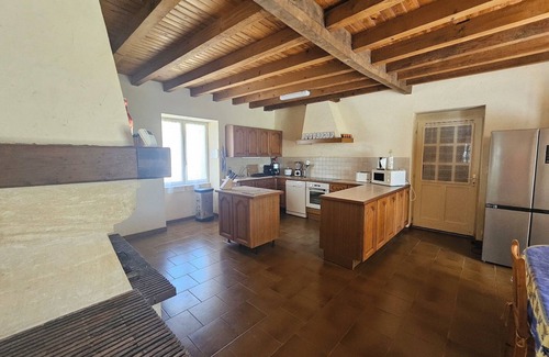 Moulidars Cottage | Beautiful residence in CharentePoitou in the middle of the vineyards.