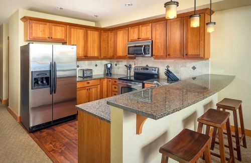 Chelan Resort | Beautiful resort in the heart of it all!