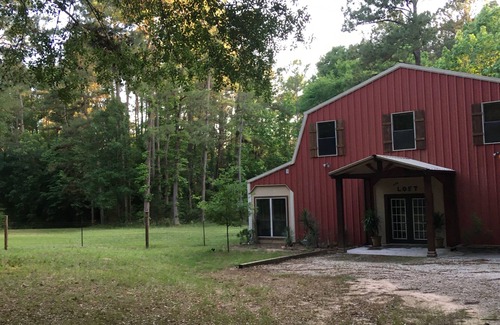 Conroe House | Beautiful retreat home 19 acres, Close to Lone Star Expo Center and Lake Conroe