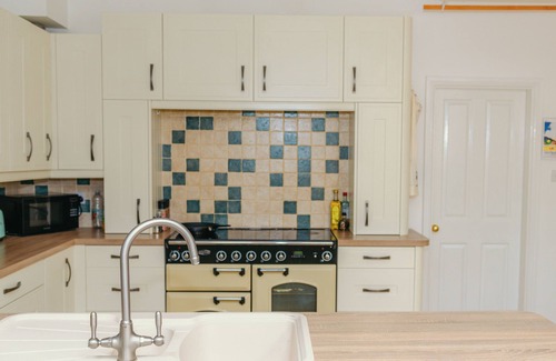 Ilkley House | Beautiful Riverside Terrace Home