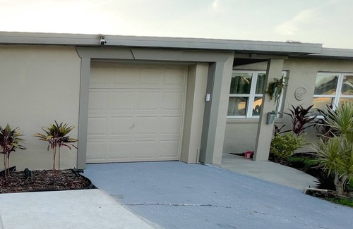 Pinellas Park House | Beautiful room in prime location