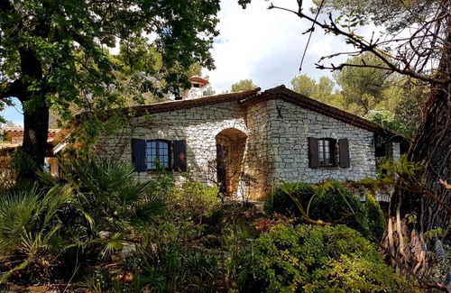 Les Maillans Villa | Beautiful stone bastide for 8 people with Mediterranean garden and pool