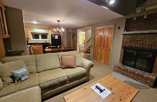 Carrabassett Valley Condo | Beautiful Ski In/Out Sugarloaf Condo Close to Great Amenities