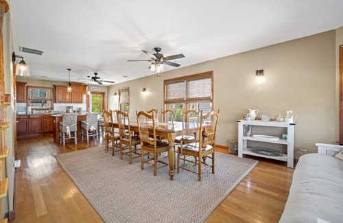 Beach Haven Terrace House | Beautiful Shore Getaway! Walk To Beach And Restaurants In Minutes!