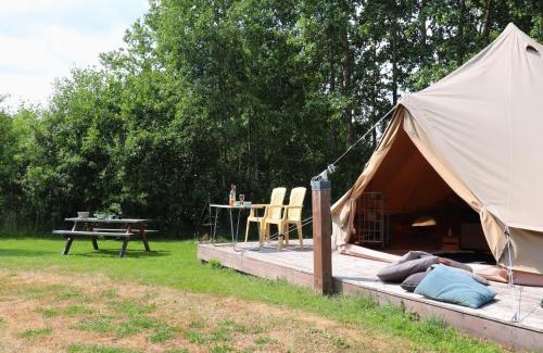 Twijzel Other | Beautiful safari tent in Twijzel with terrace