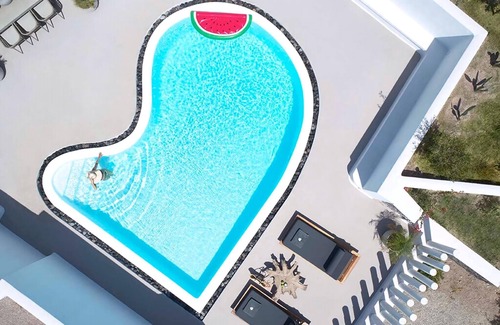 Exo Gialos Villa | Beautiful Santorini Villa | 2 Bedrooms | Greta Villa | Private Pool & Close to.