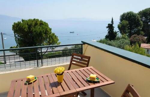 Oropos Apartment | Beautiful seaside studio with amazing view