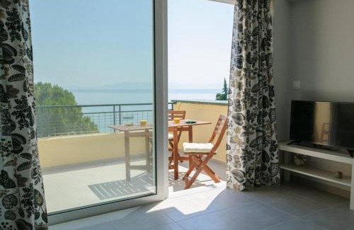Oropos Apartment | Beautiful seaside studio with amazing view