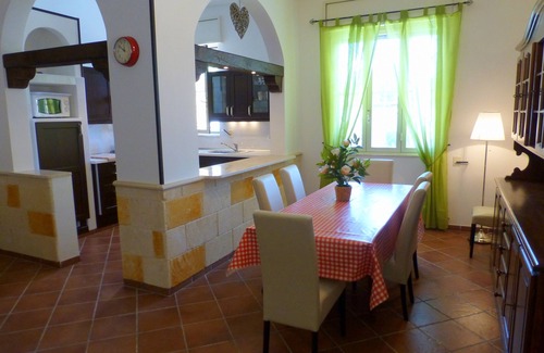 Lendinuso Villa | Beautiful Seaside Villa with pool & garden. 25 Mins From Airport. Free Wifi