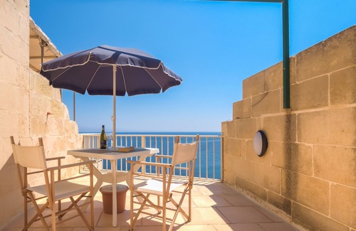 Marsalforn Apartment | Beautiful seaviews, large terrace, cosy apartment in Gozo