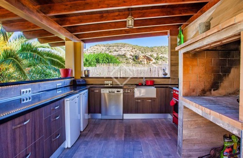 Aspe Villa | BEAUTIFUL SECLUDED 4 BED VILLA, XL POOL, PERFECT PARADISE ALICANTE