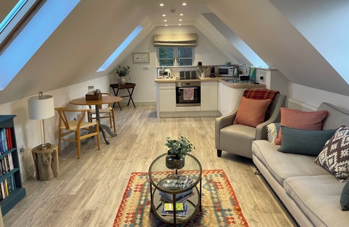 Ampney Crucis Cottage | BEAUTIFUL SELF CONTAINED RETREAT IN THE HEART OF THE COTSWOLDS