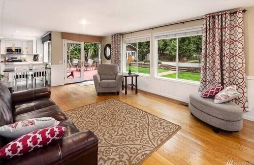 Sammamish House | Beautiful serene home for private retreat -5 star property on air-b&b, superhost