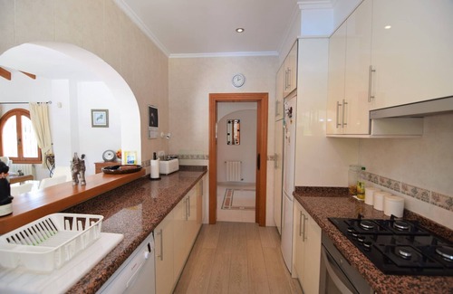 Media Luna Villa | BEAUTIFUL SINGLE-STOREY VILLA IN JAVEA, 3 BEDROOMS, AIR-CONDITIONING, LOVELY HEATED 10X5 POOL,