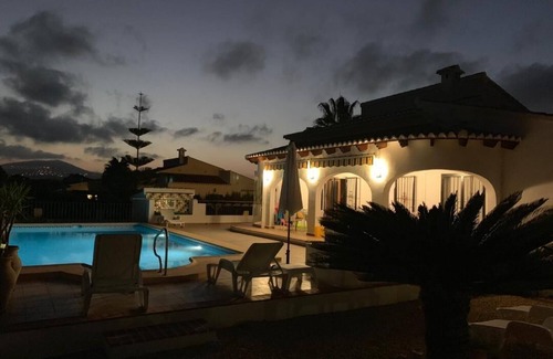 Media Luna Villa | BEAUTIFUL SINGLE-STOREY VILLA IN JAVEA, 3 BEDROOMS, AIR-CONDITIONING, LOVELY HEATED 10X5 POOL,