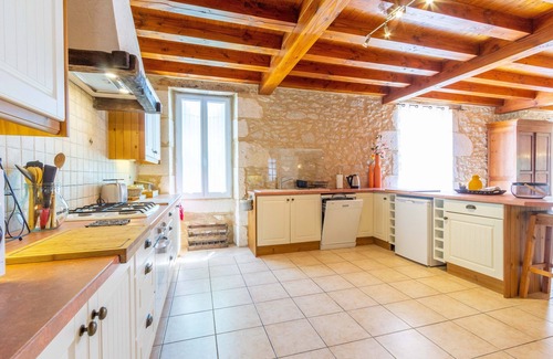 Moustier Villa | Beautiful, spacious house. Private pool, tennis, views. Near to historical towns