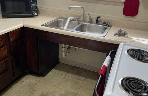 Decatur House | Beautiful Spacious 3 BR brick home for the family