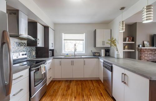 Bedford Apartment | Beautiful & Spacious Apt AC, Unit 1