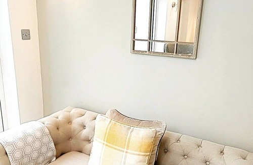 Boscombe Apartment | Beautiful Spacious Seaside Apartment