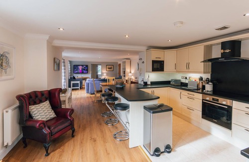 Mundesley Apartment | Beautiful spacious property a stones throw from North Norfolk beach