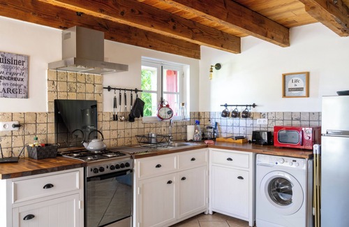 Baneuil House | Beautiful split level boutique Gite