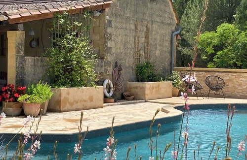 Baneuil House | Beautiful split level boutique Gite