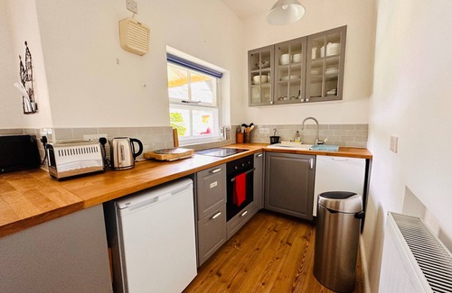 Fremington Cottage | Beautiful stone cottage 5 miles from Richmond and the Yorkshire Dales w/free Wifi, multi-fuel stove