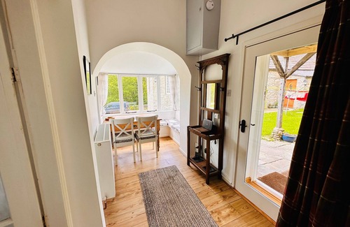 Fremington Cottage | Beautiful stone cottage 5 miles from Richmond and the Yorkshire Dales w/free Wifi, multi-fuel stove