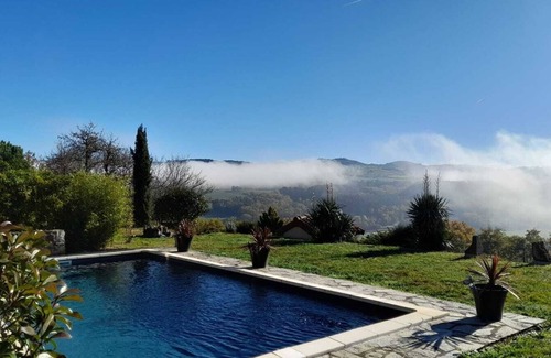 Usson House | Beautiful stone house , heated pool,1 hectare of land. Family friendly,local