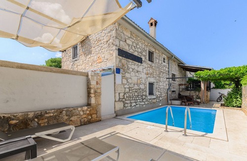 Fuskulin Villa | Beautiful stone house with pool and garden,not far from the sea