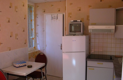 Neris-les-Bains Apartment | beautiful studio quiet