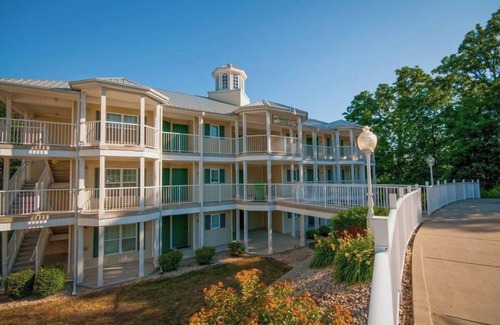 Sheridan Apartment | Beautiful Studio - Acqua Park - Great family fun!