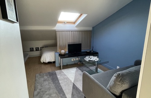 Charonne Apartment | Beautiful Studio of 18 m² at the center of Paris Place de la Nation and the Bois de Vincennes