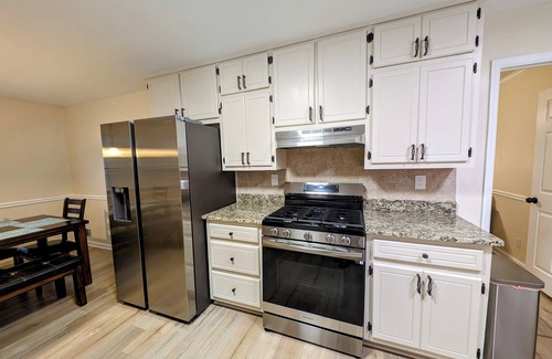 Jonesboro House | Beautiful suburban oasis located near Clayton County Park and restaurants.