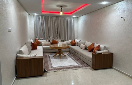 Cite Al Mohammadi Apartment | Beautiful T3 apartment with swimming pool and private parking