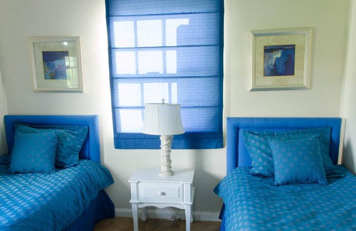 Vuemont House | Beautiful three bedroom villa in gated community