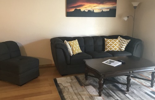 Dobson Ranch House | Beautiful Townhome on the water