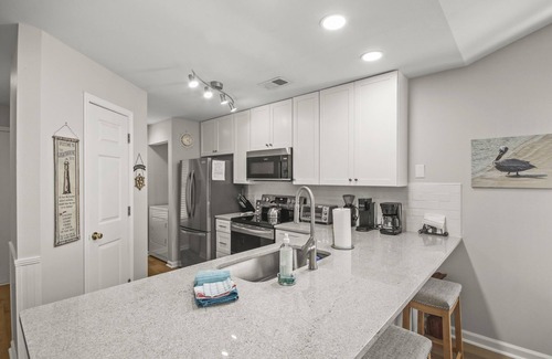 Pawleys Island Condo | Beautiful updated 2 bd condo on True Blue golf course. Minutes to everything!