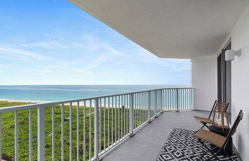 Fort Pierce Shores Condo | Beautiful updated 2/2 Condo, Ocean views, balcony, tennis/pickle ball, gym &more