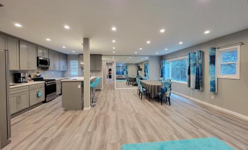 Faircrest Heights Apartment | Beautiful & updated 3 bedroom & 2 bathroom apt with backyard near Beverly Hills LACMA & Museums