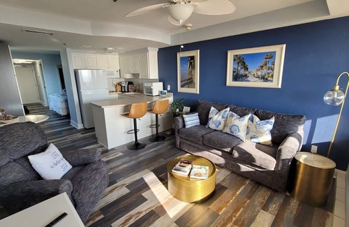 Ortona Park Condo | Beautiful updated oceanfront 1 bedroom 1 bath, full kitchen, direct oceanfront