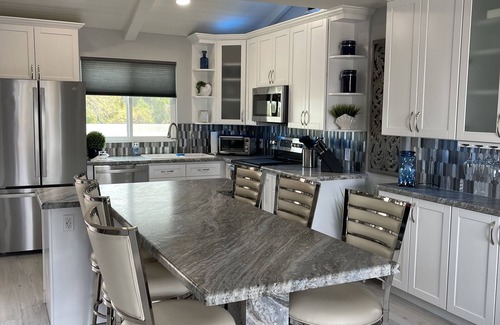 Biltmore Courts Condo | Beautiful upstairs 2-bedroom condo, sleeps 4 and is near the Biltmore Hotel.