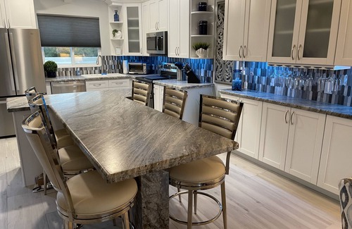 Biltmore Courts Condo | Beautiful upstairs 2-bedroom condo, sleeps 4 and is near the Biltmore Hotel.